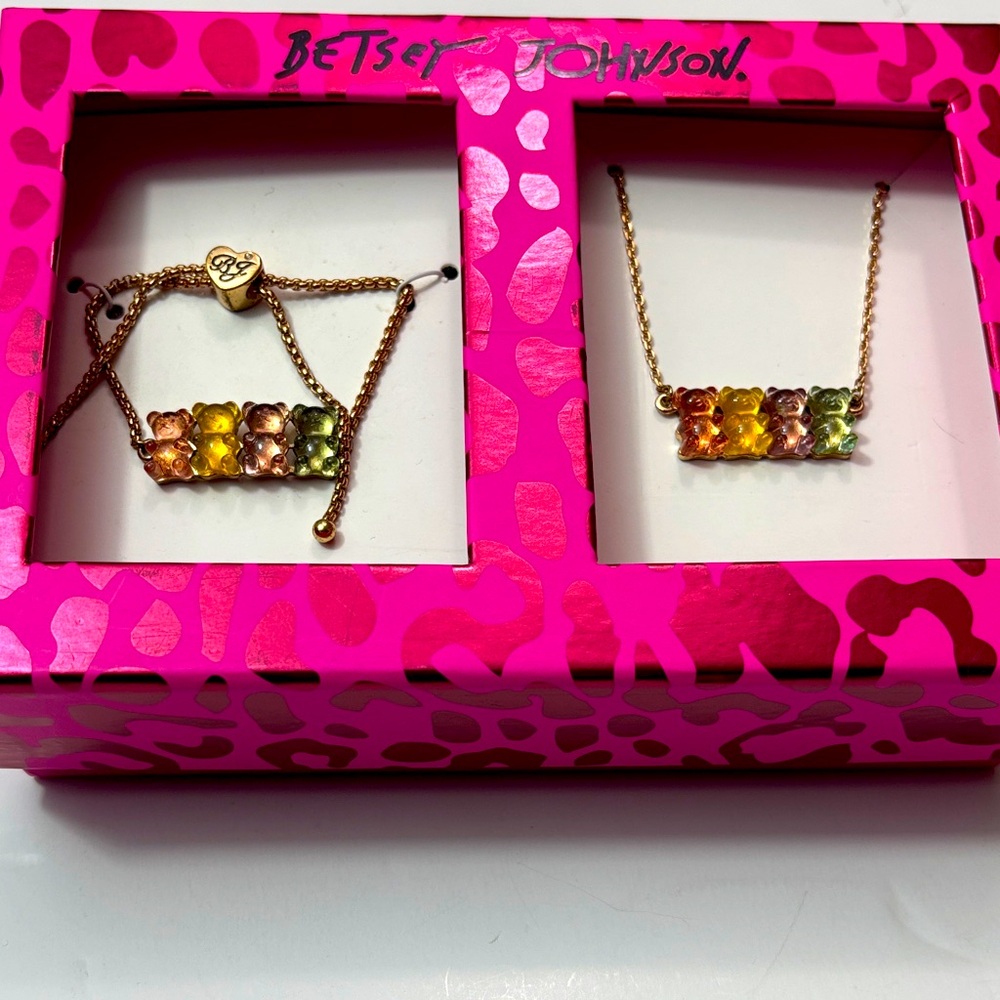 Betsey Johnson gummy bear Pink and Gold Bracelet and necklace set, NWT